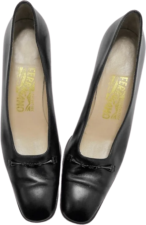 00's Classic Black Leather Pumps by Salvatore Ferragamo