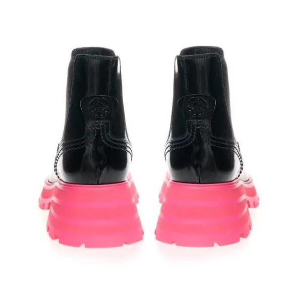 Alexander McQueen Black Leather Boots with Pink Platform