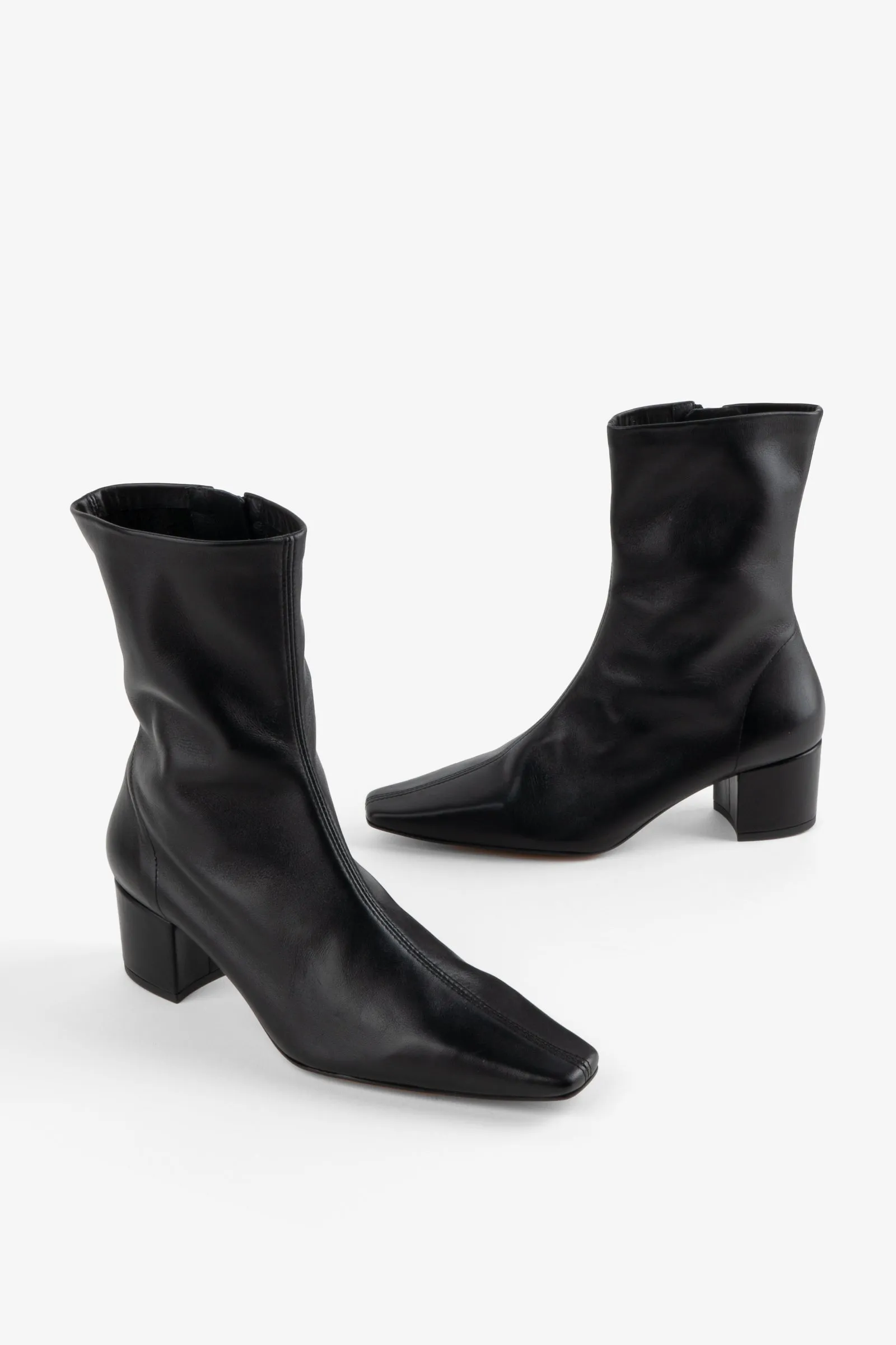 CARLTON HEELED MID BOOT