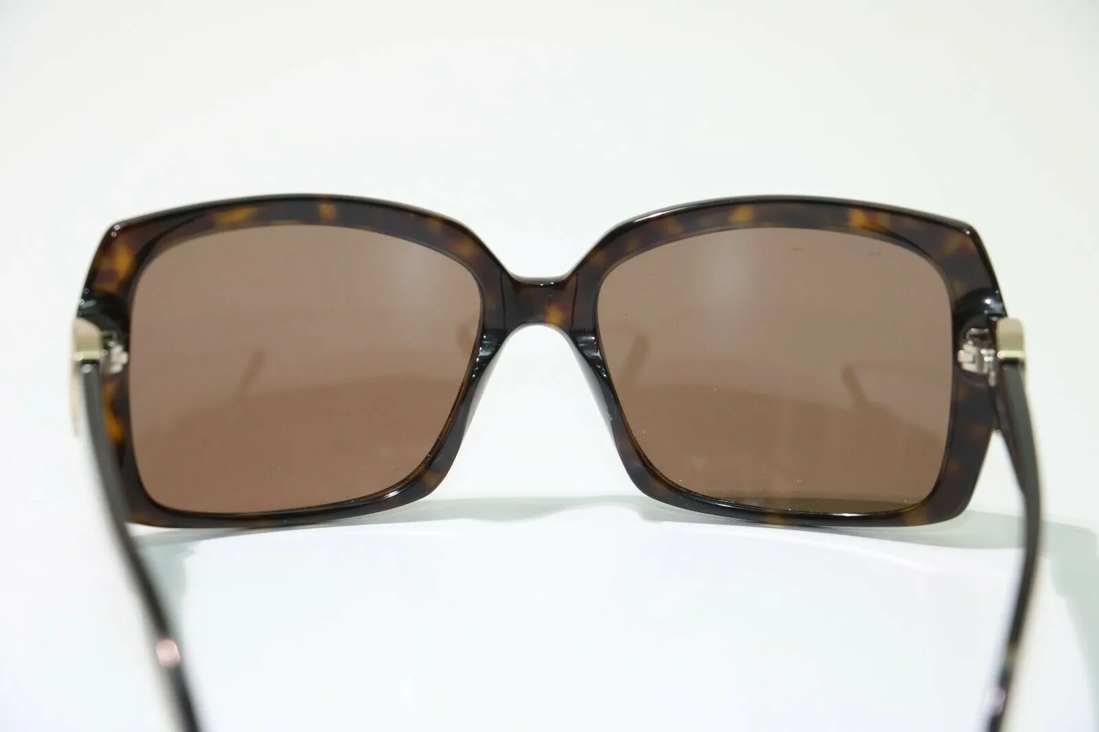 Ferragamo: 2199 Sunglasses in color 102/73 - Brown gradient lens