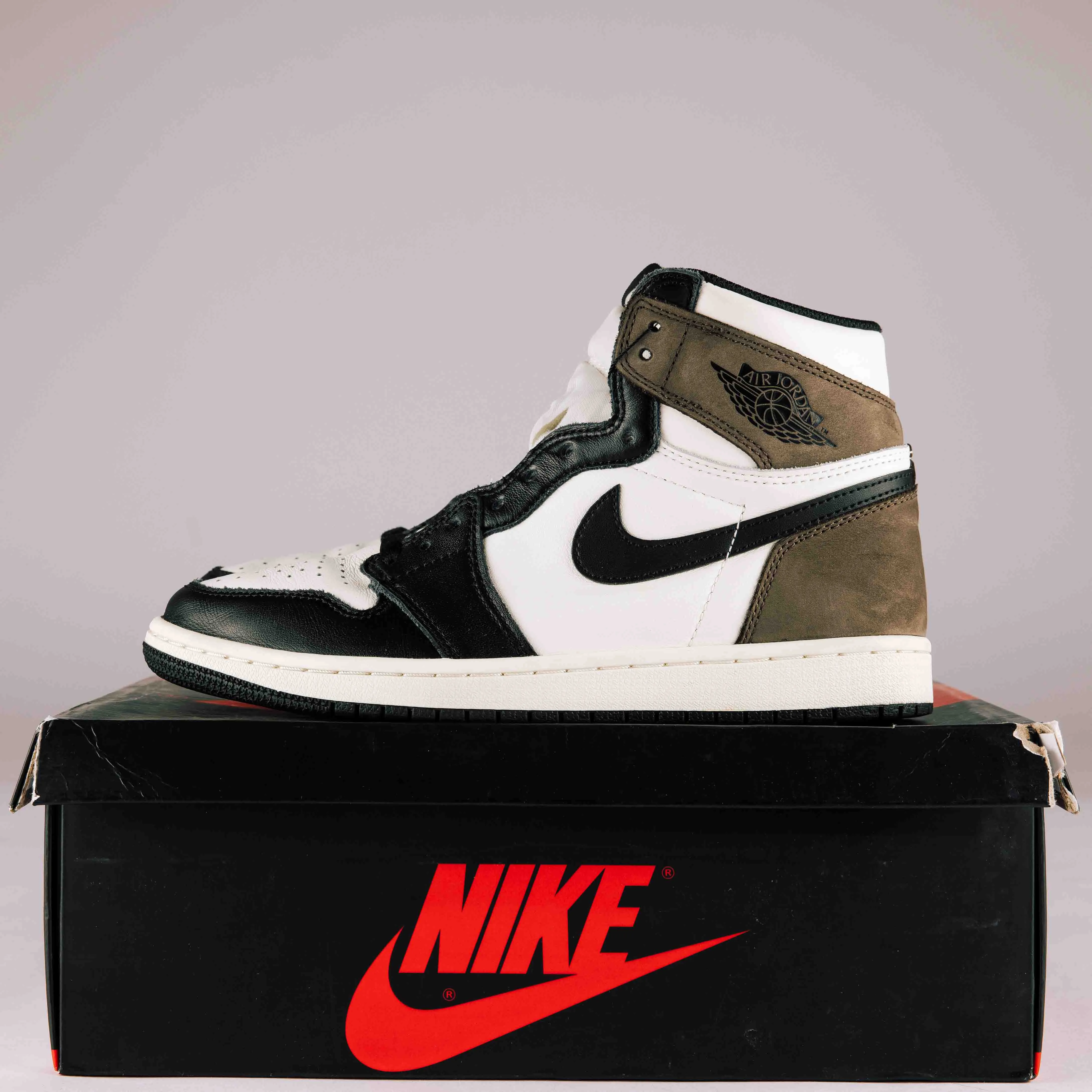 Jordan 1 Retro High Dark Mocha - Used - 0314