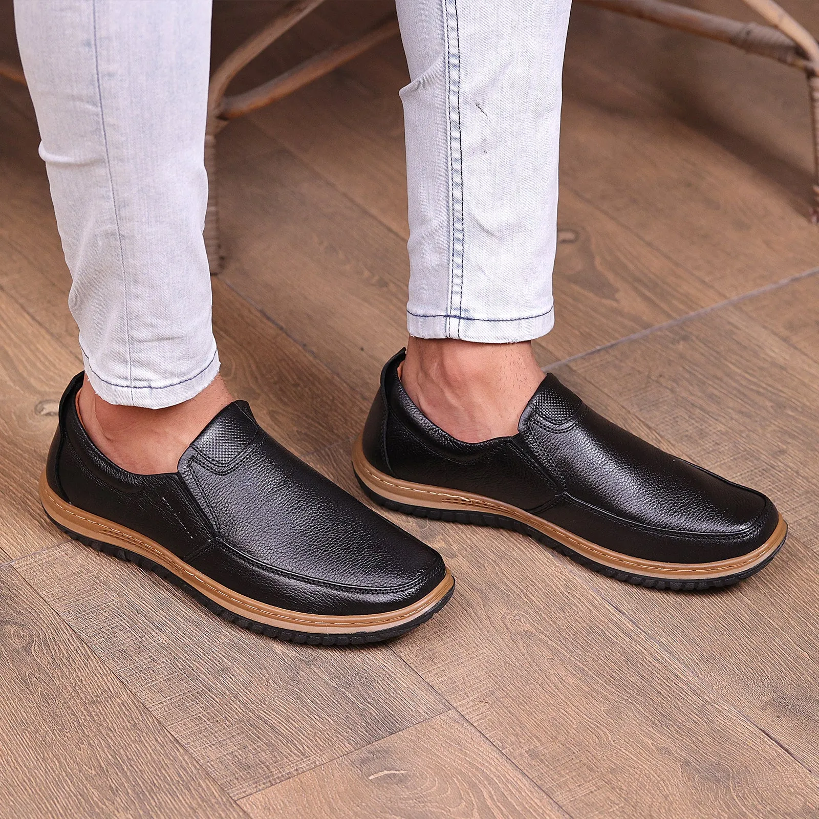 Certainly! A well-optimized title for this e-commerce product could be:

Premium Mens Leather Dress Shoes – Classic Style, Comfortable Fit, Formal & Casual Wear